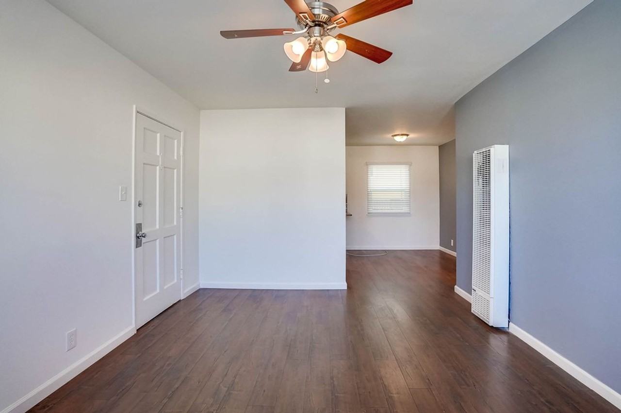 4462 1/2 W 59th St - Photo 4 of 12