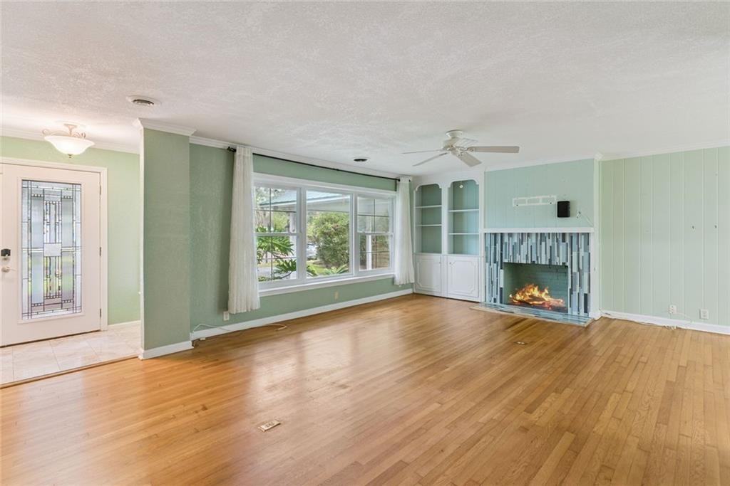 1407 Sycamore Ave - Photo 2 of 22