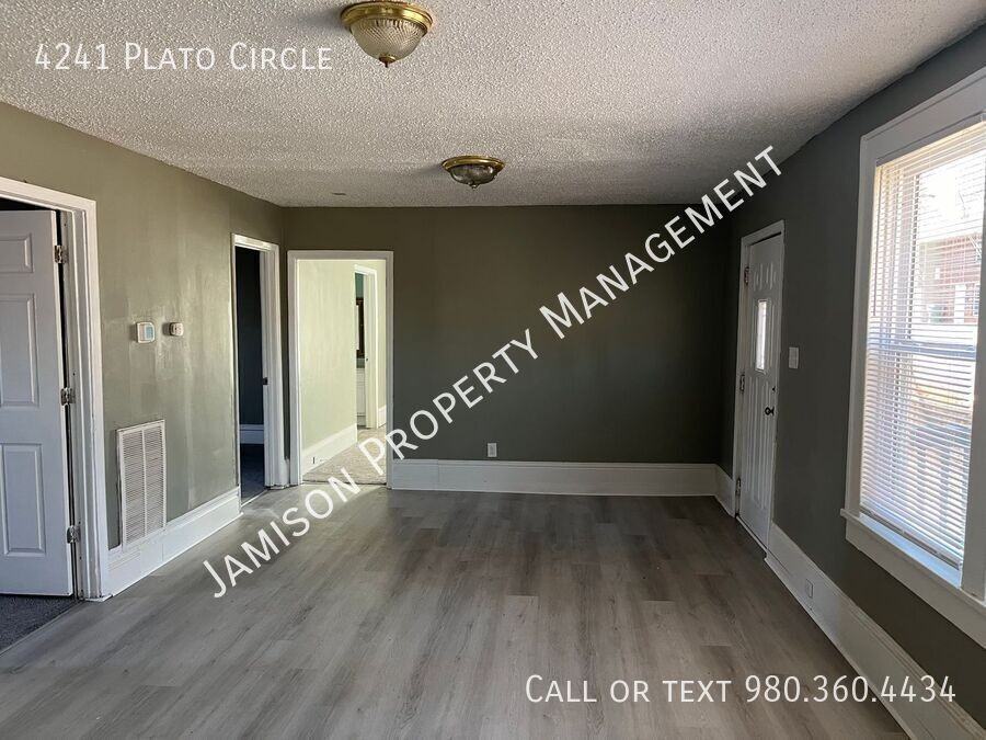 4241 Plato Cir - Photo 3 of 11