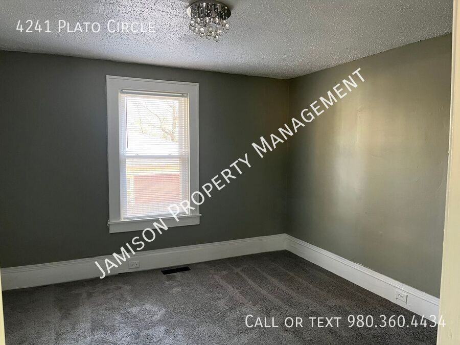 4241 Plato Cir - Photo 7 of 11