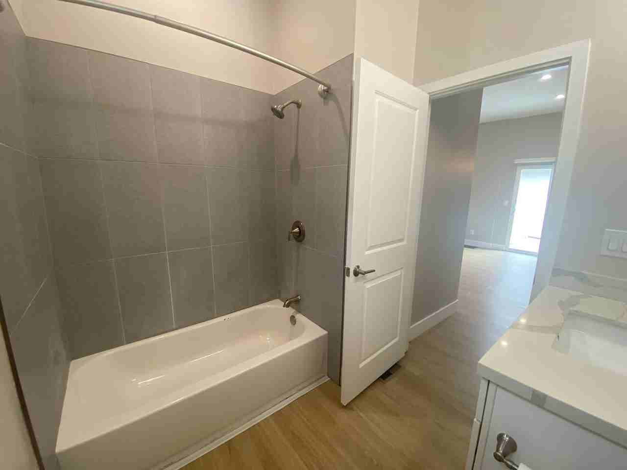 4252 Cleveland Ave - Photo 6 of 12