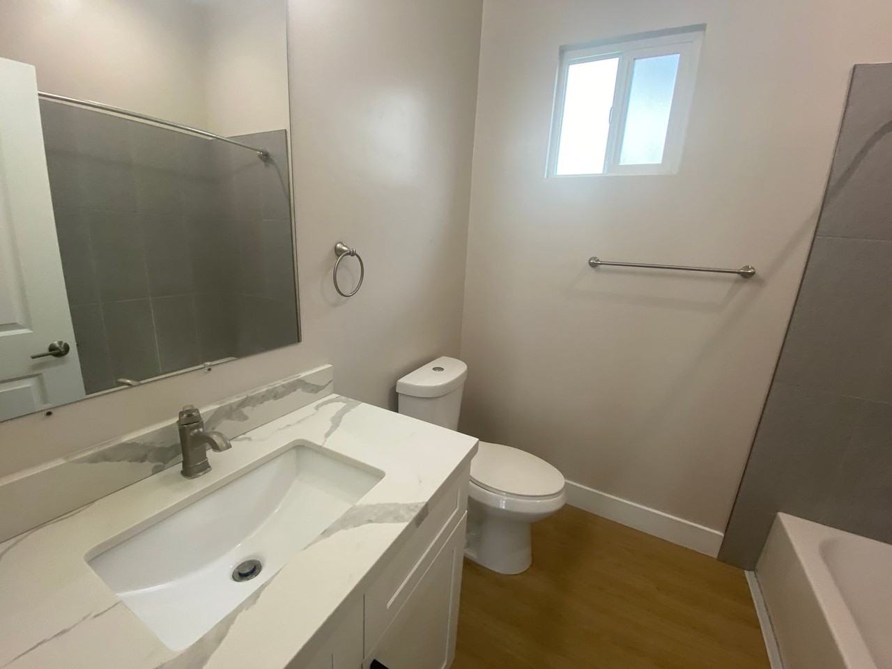 4252 Cleveland Ave - Photo 7 of 12