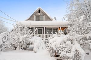 featured image of 1522 3rd Ave #1