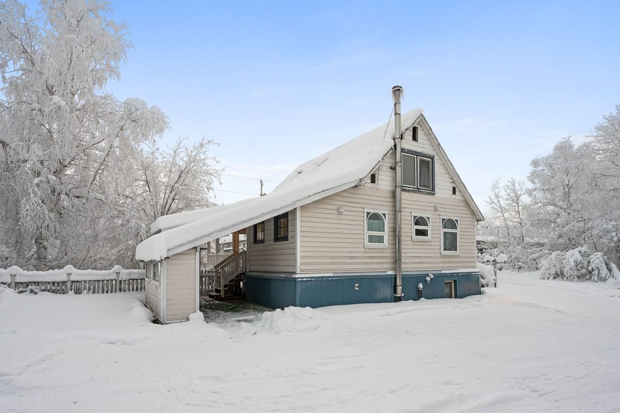 1522 3rd Ave #A - Photo 4 of 29