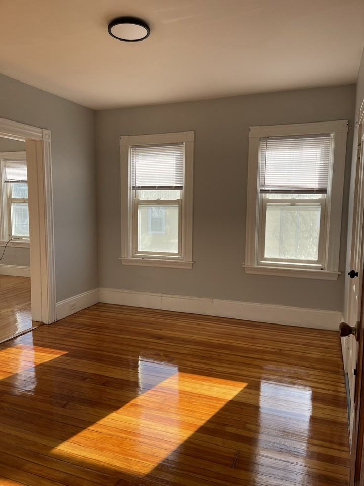 48 Hodges Ave #2ndFL - Photo 4 of 11