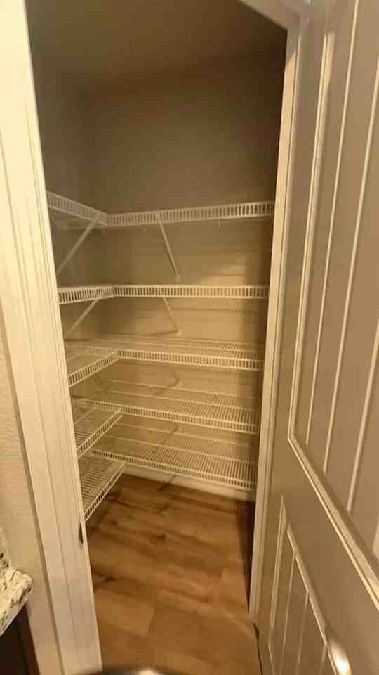 5423 Hammond Dr #NA - Photo 6 of 18