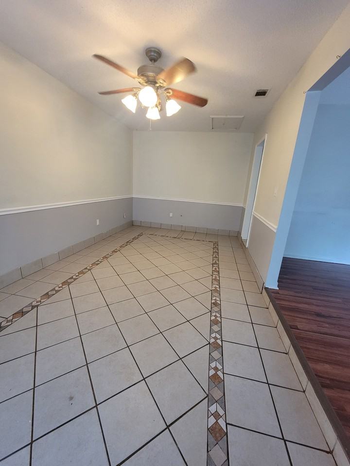 318 W Whatley St #1 - Photo 3 of 22