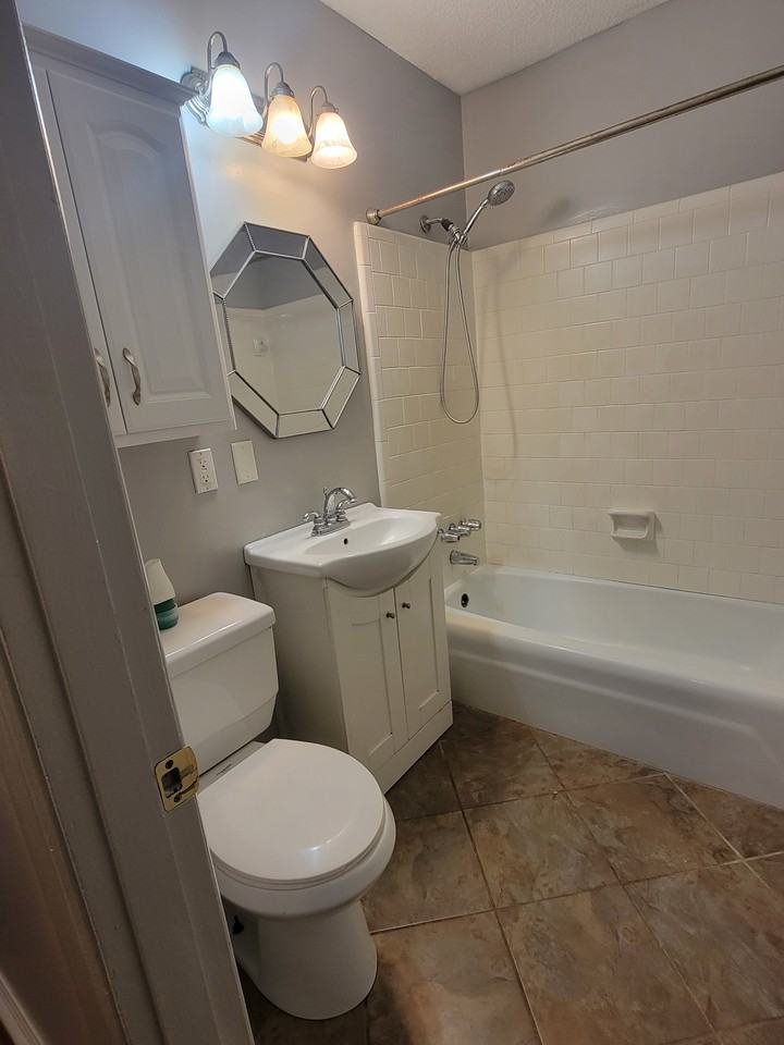 318 W Whatley St #1 - Photo 6 of 22