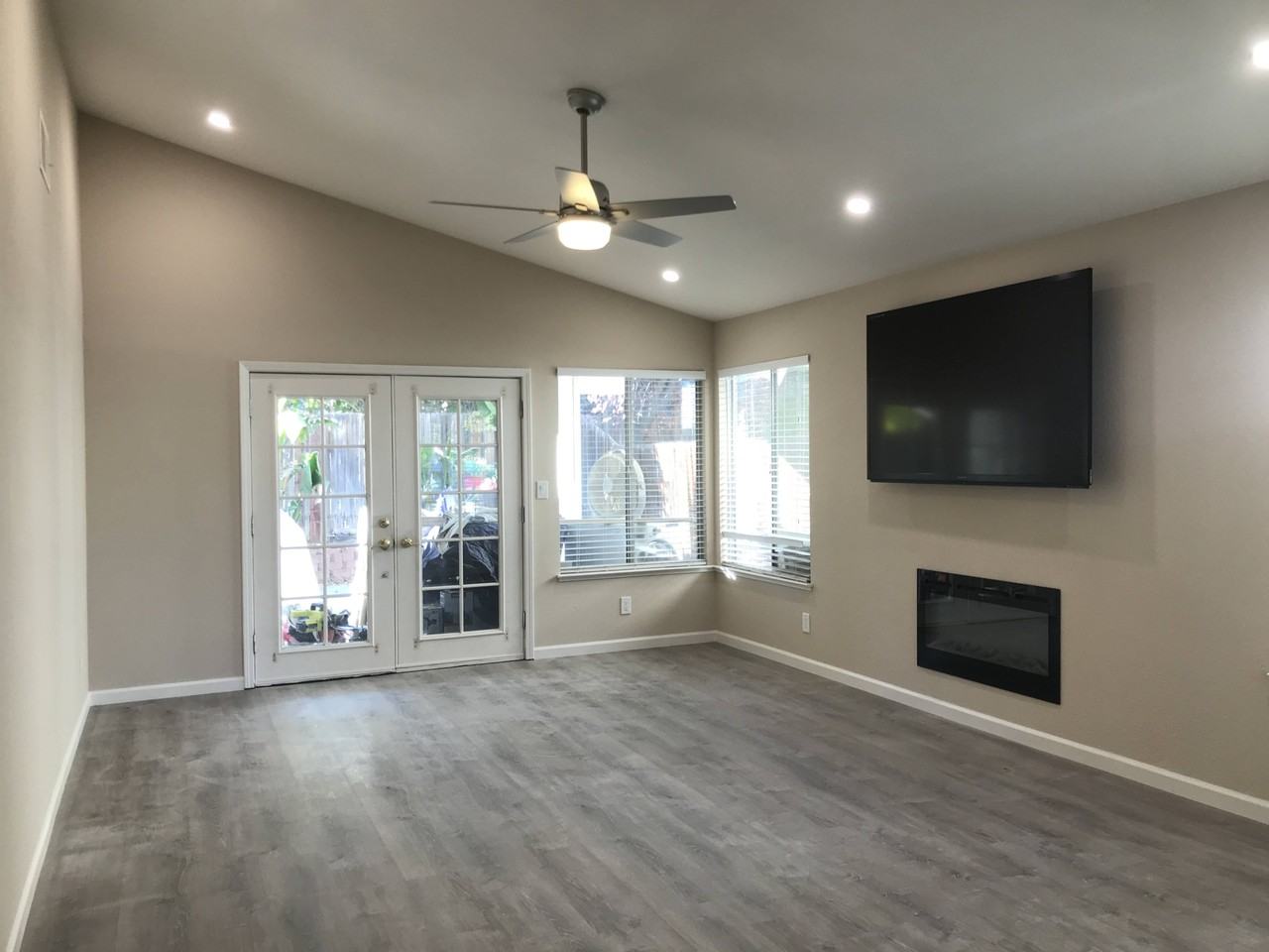 358 Aguilar Pl #A - Photo 2 of 10