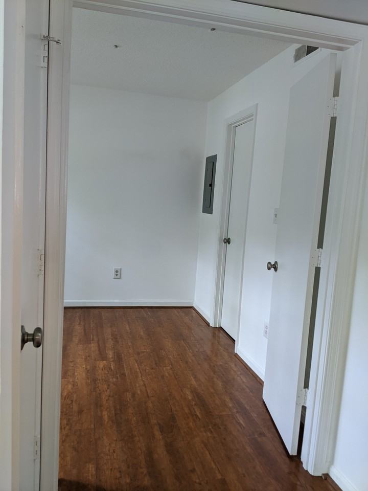 15764 Easthaven Ct #NA - Photo 6 of 12