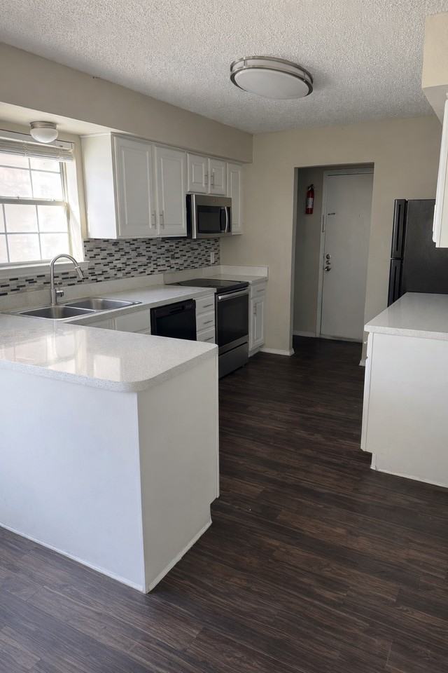 5922 Westcreek Dr - Photo 2 of 21