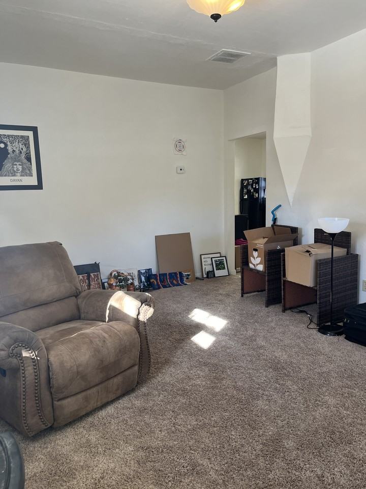 204 W 9th St #1 - Photo 4 of 10