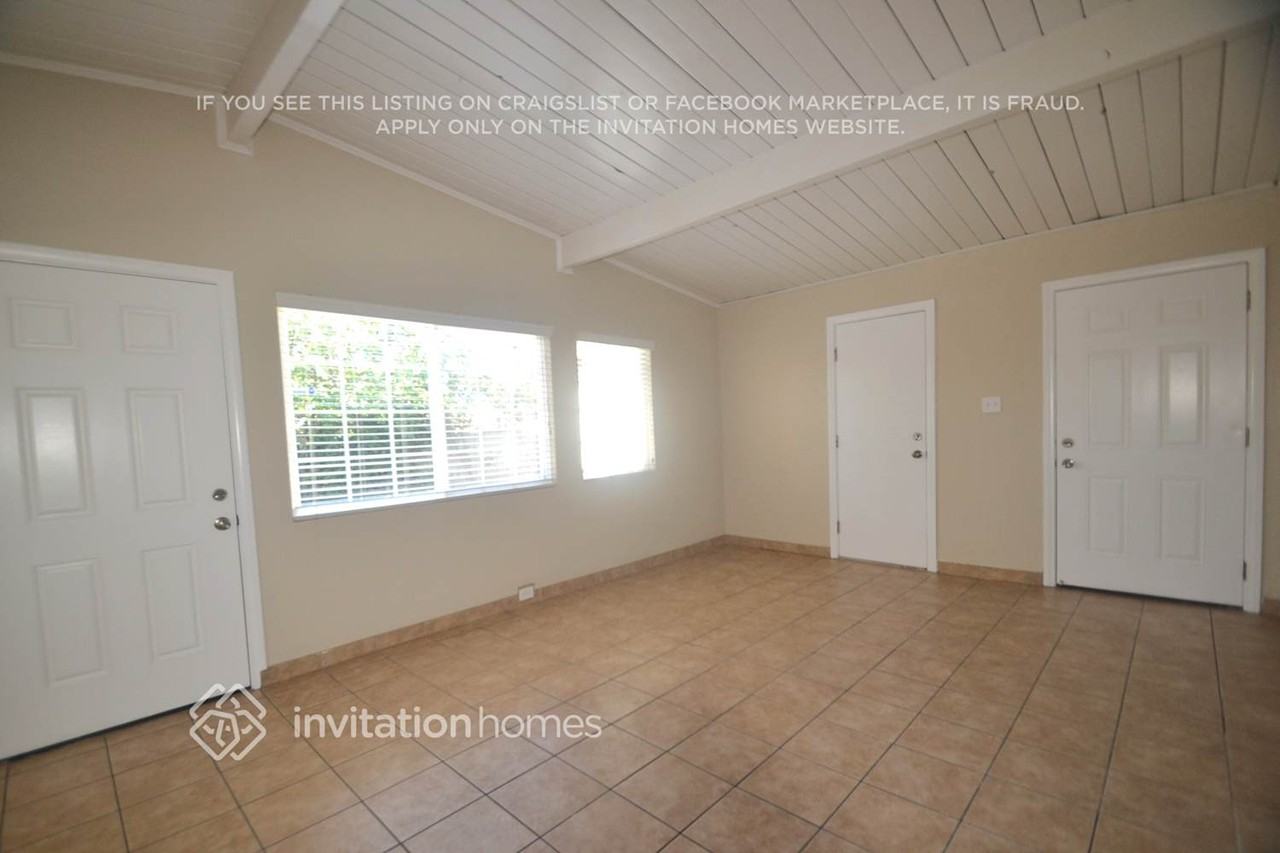 5727 Cedarglen Dr - Photo 2 of 10