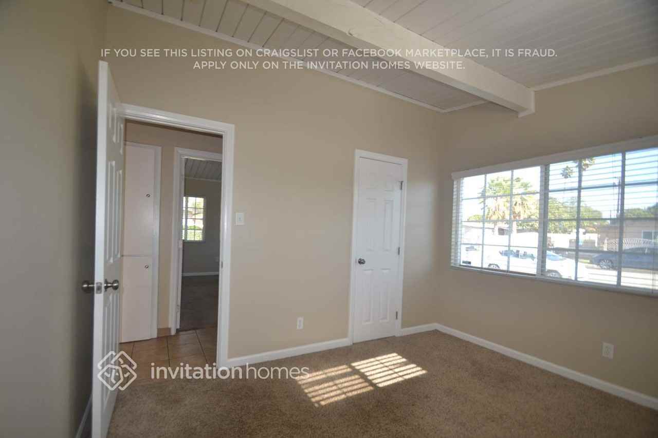 5727 Cedarglen Dr - Photo 6 of 10