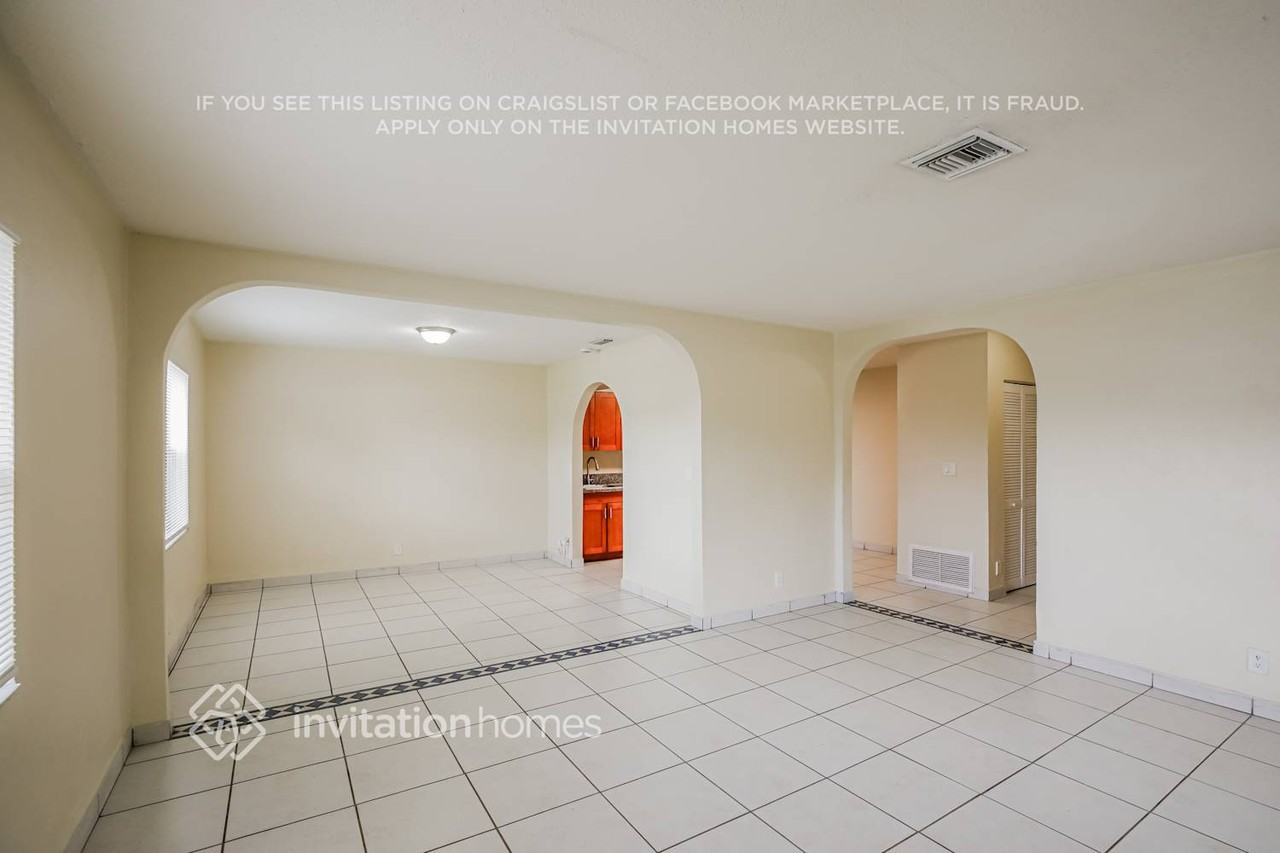 7440 Johnson St - Photo 3 of 17