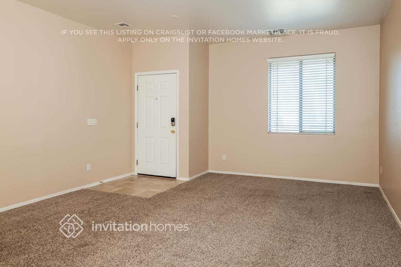 6805 S 70th Dr - Photo 4 of 17