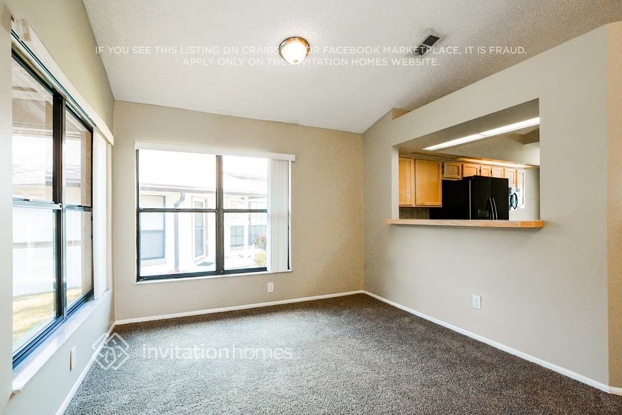 1018 Henson Ct - Photo 5 of 17