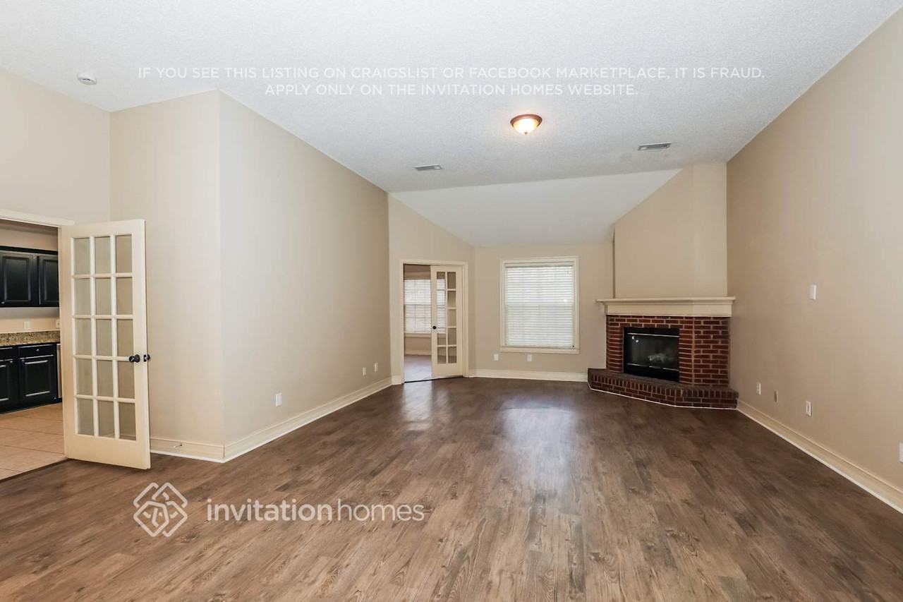 418 Devonshire Dr - Photo 3 of 17