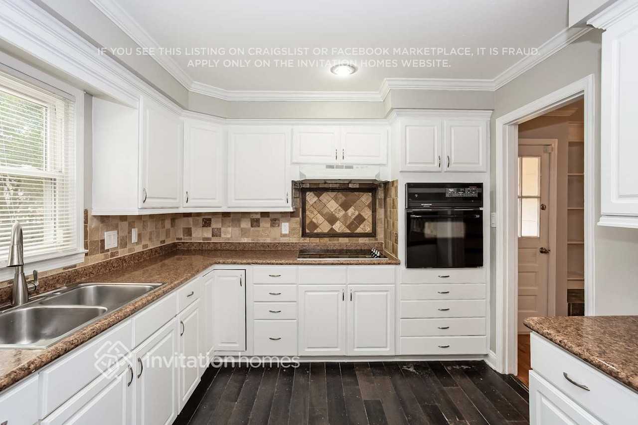 5800 Amity Pl - Photo 7 of 18