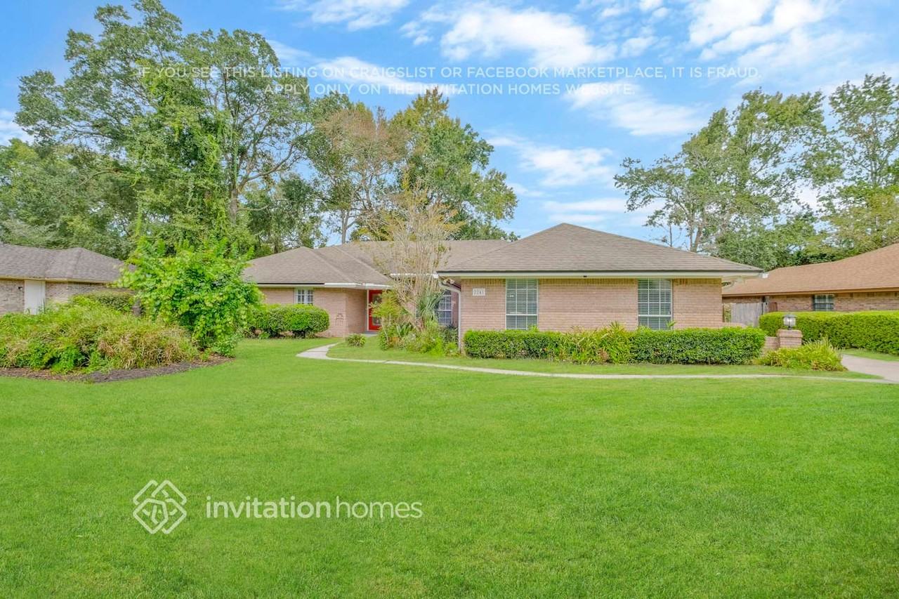 2241 Staggerbush Dr - Photo 2 of 29