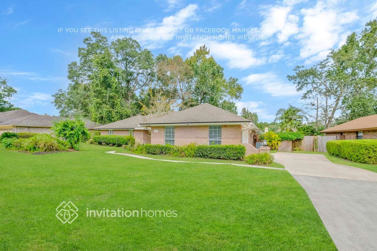 2241 Staggerbush Dr - Photo 3 of 29