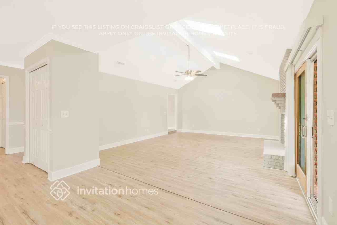 2241 Staggerbush Dr - Photo 5 of 29