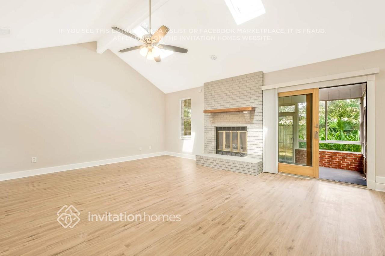 2241 Staggerbush Dr - Photo 6 of 29