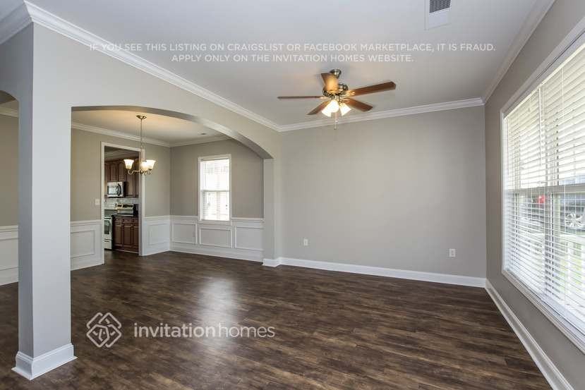 1009 Theodore Ln - Photo 5 of 19