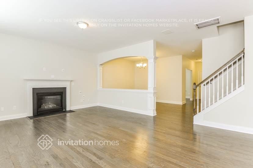 91 Flowers Crest Way - Photo 2 of 19