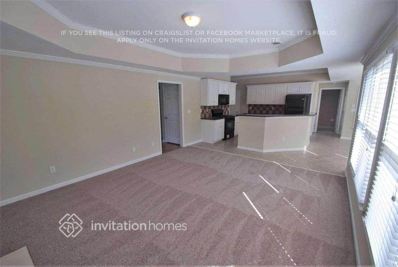 1565 Woodpoint Way - Photo 3 of 15