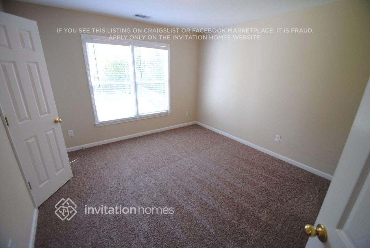 1565 Woodpoint Way - Photo 7 of 15