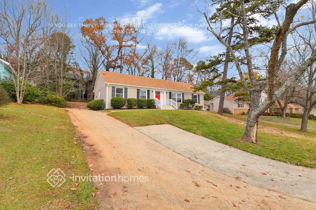 7311 Riding Trail Rd - Photo 3 of 28