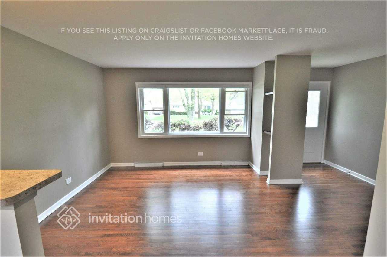 368 N Bierman Ave - Photo 2 of 9