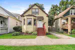 featured image of 5647 W Berenice Ave