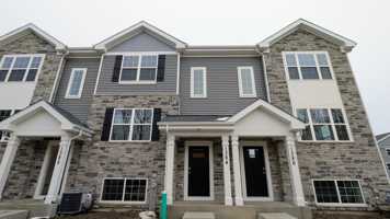 featured image of 1384 Foxglove Dr #1