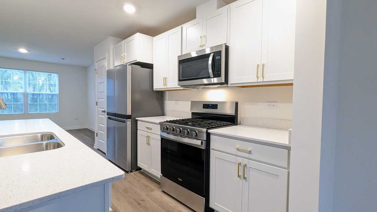 1384 Foxglove Dr #1 - Photo 5 of 15