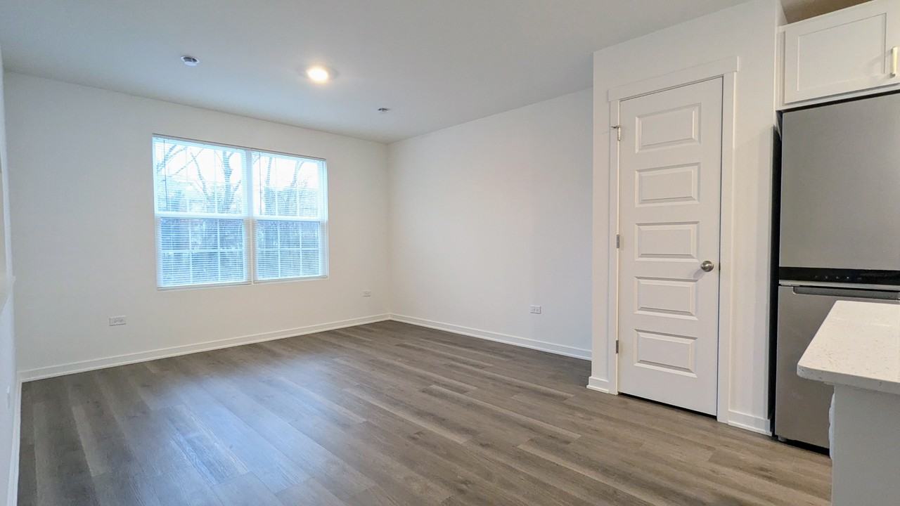 1384 Foxglove Dr #1 - Photo 6 of 15