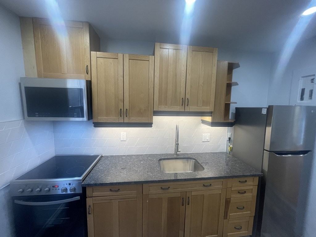 530 Grey St - Photo 4 of 19