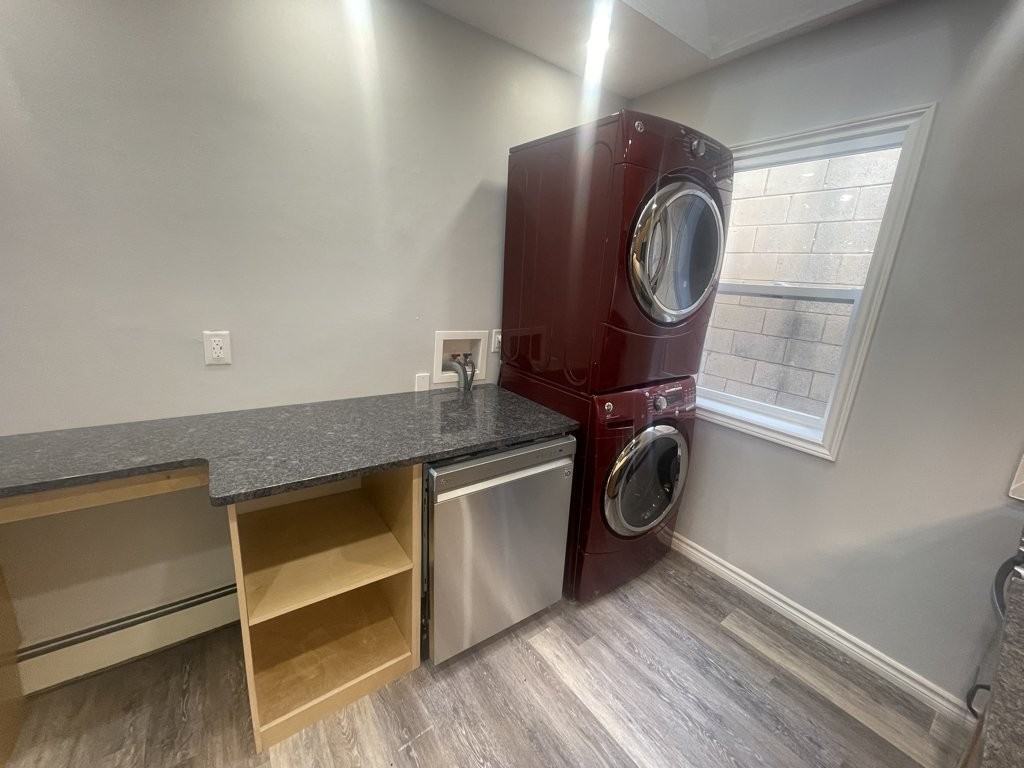 530 Grey St - Photo 5 of 19