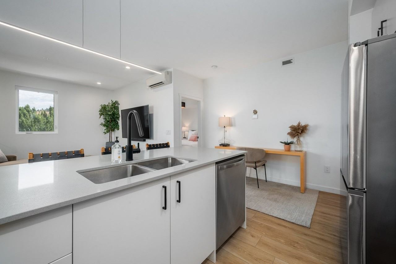 660 Cawston Ave - Photo 7 of 39