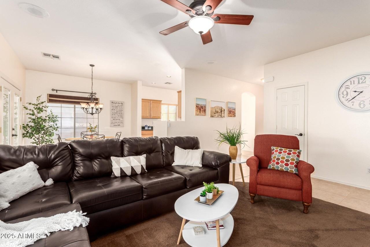 6425 S Kimberlee Way - Photo 7 of 38