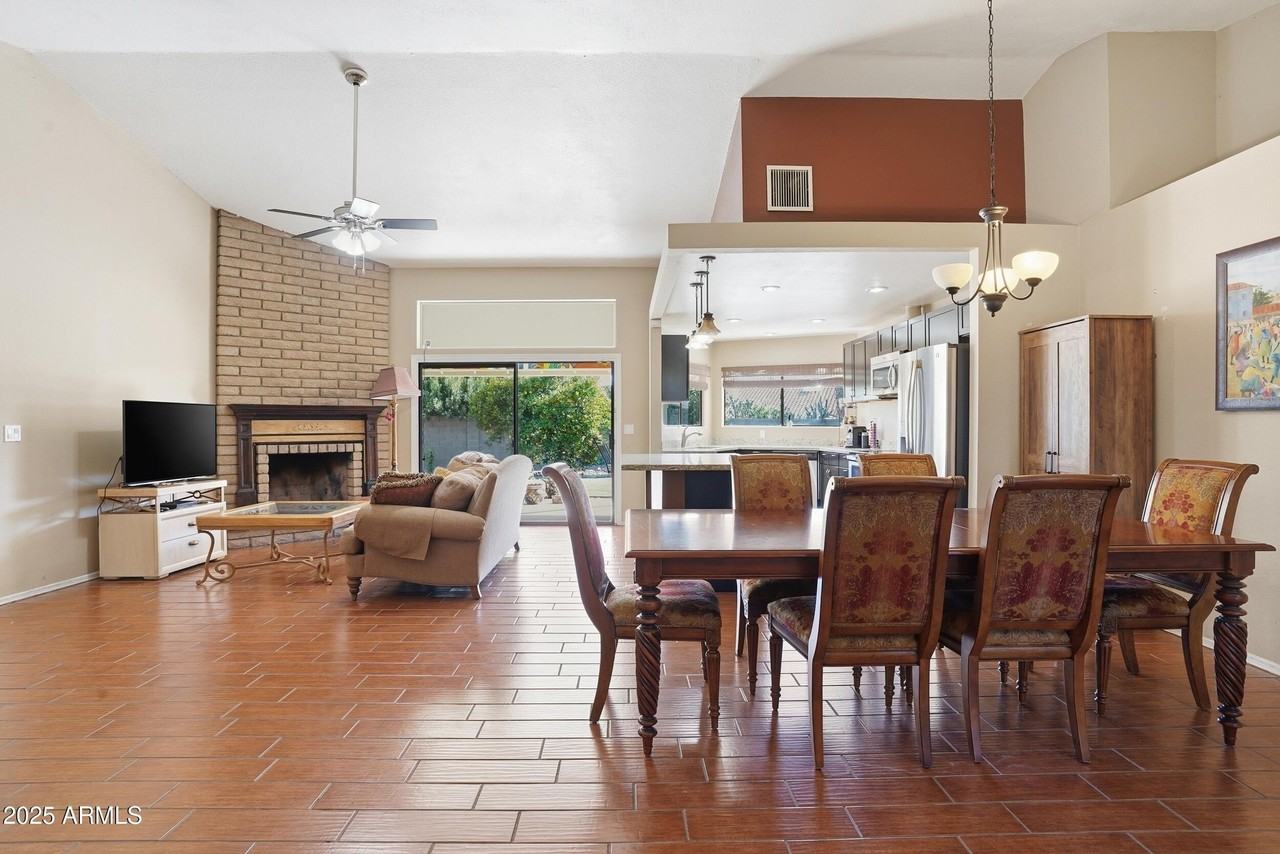 5713 E Nisbet Rd - Photo 3 of 14