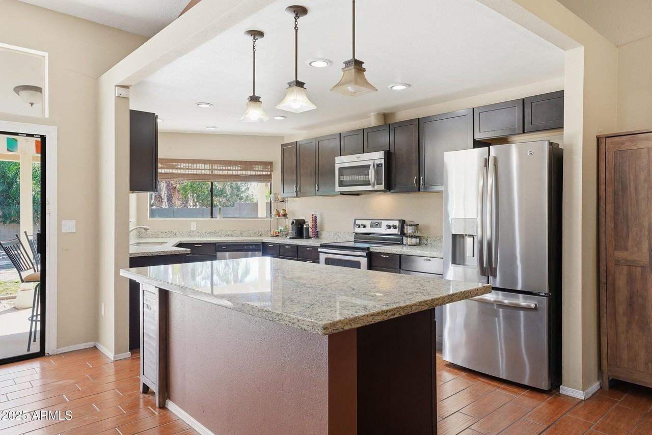 5713 E Nisbet Rd - Photo 5 of 14