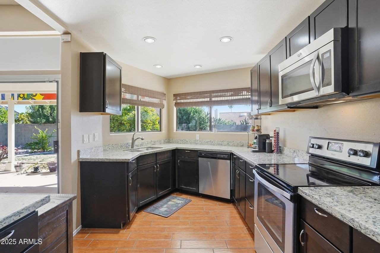 5713 E Nisbet Rd - Photo 6 of 14