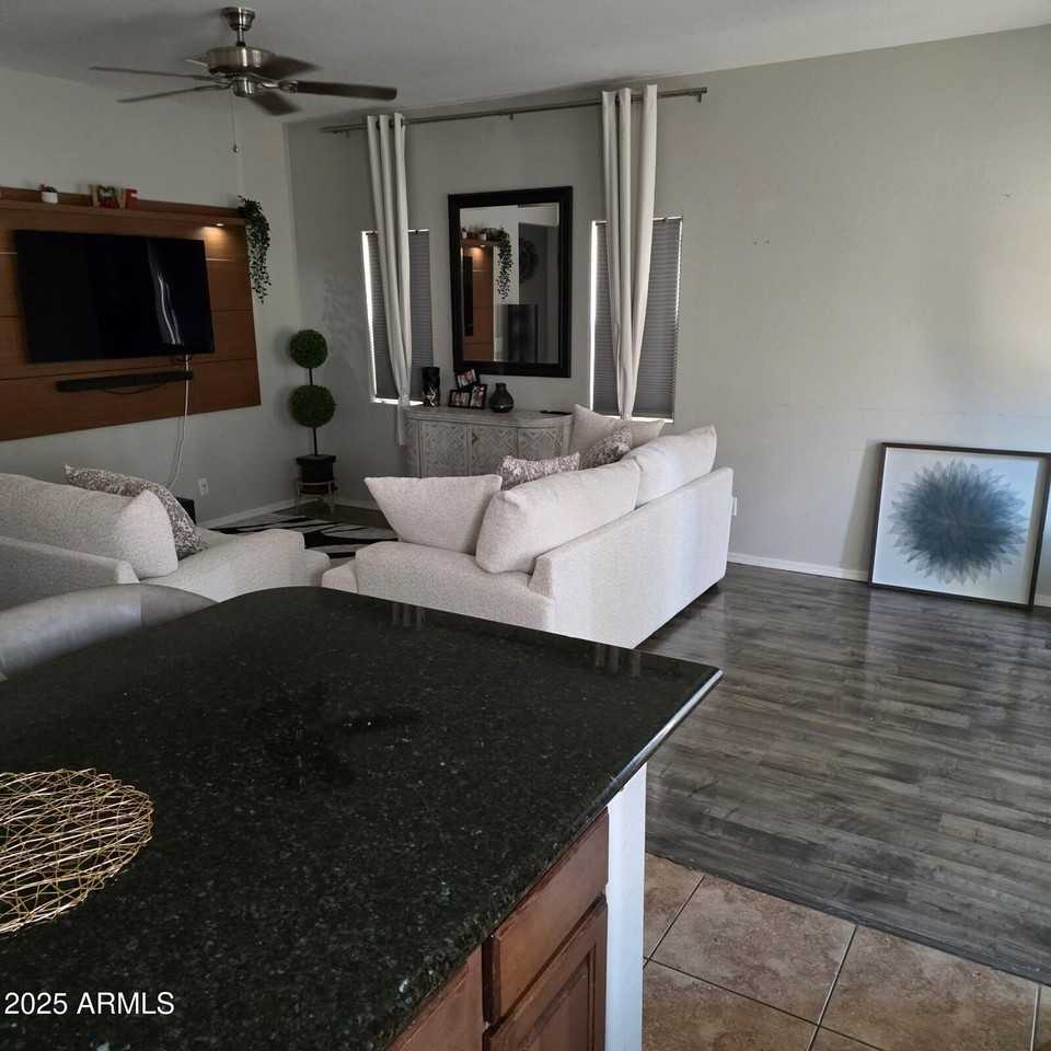 4717 E Redfield Rd - Photo 4 of 13