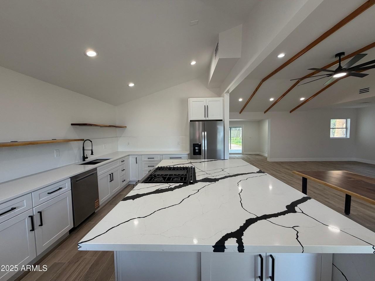 6828 N 10th Ave - Photo 5 of 50