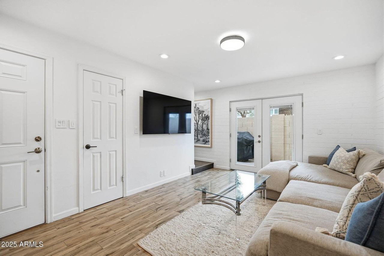 4925 N 73rd St Apt 1 #1 - Photo 3 of 20