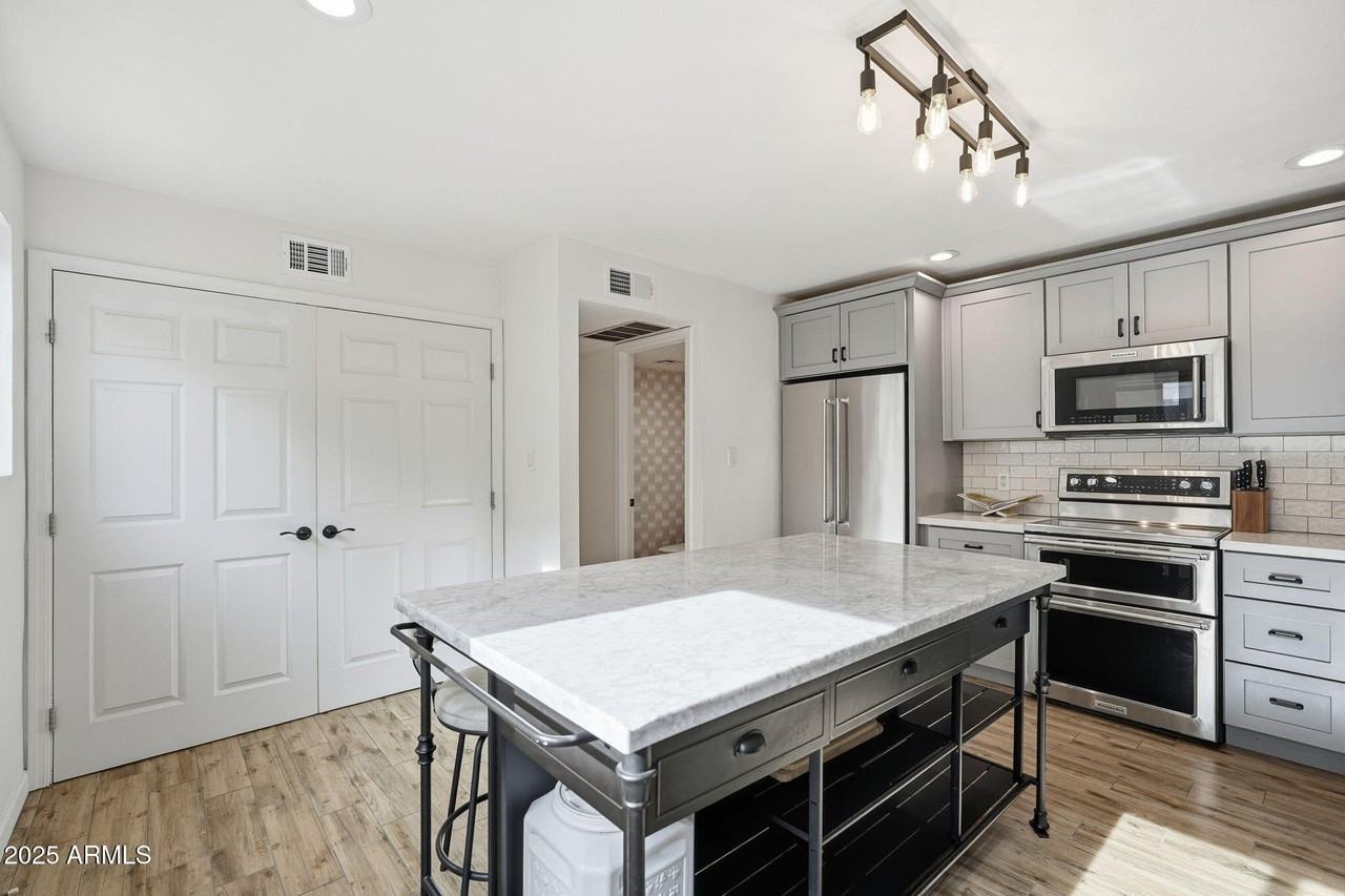 4925 N 73rd St Apt 1 #1 - Photo 7 of 20