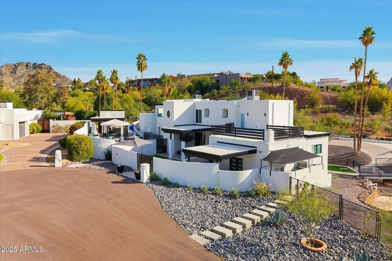 3112 E Palo Verde Dr - Photo 3 of 50