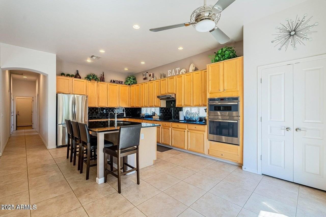 1233 E Kramer Cir - Photo 3 of 4